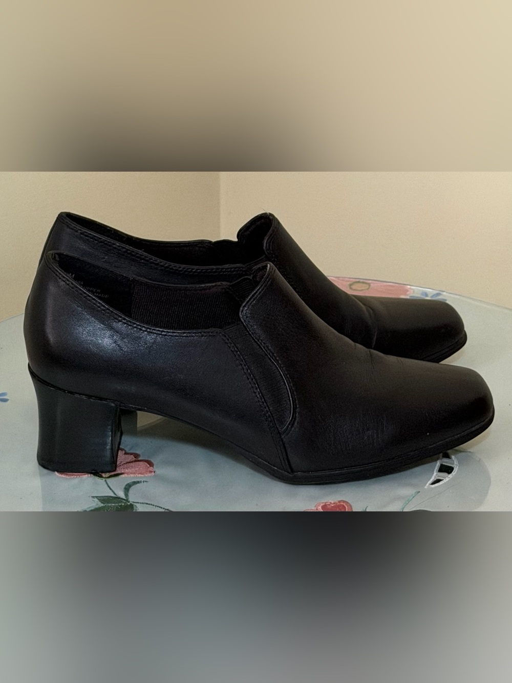 Liz Baker Black Leather Block Heel Slip-On Women’s Shoes Size 9